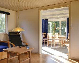 Two-Bedroom Holiday Home In Jagerspris - Jægerspris - Sala de estar