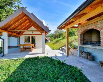 3 Bedroom Beautiful Home In Piscanovec - Varazdinske Toplice - Patio