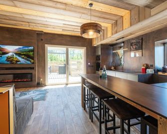 Appartement avec piscine & terrasse vue montagne - Annecy - Salle à manger