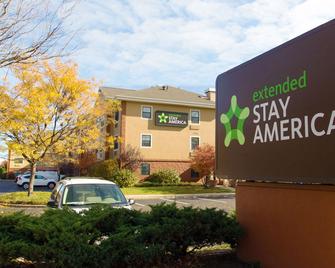 Extended Stay America - Long Island - Bethpage - Hicksville - Building