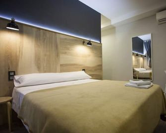 Hostal CC Atocha - Madrid - Front desk