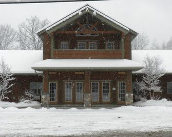 The Alpine Lodge - North Creek - Building