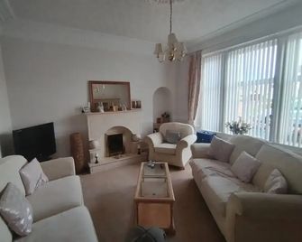 Kilkerran Guest House - Ayr - Living room