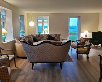 Lovely Farmhouse For The Whole Family - Slagelse - Living room