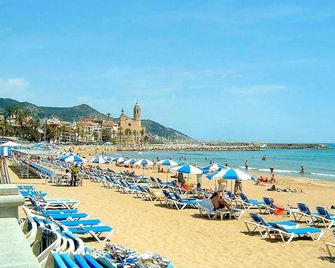 Bright renovated apartment with views of the vineyards and sea plus pool - San Pedro de Ribas - Playa