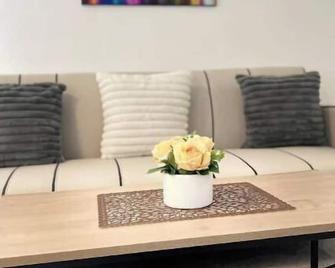 The Cosy Condo - Cainta - Living room