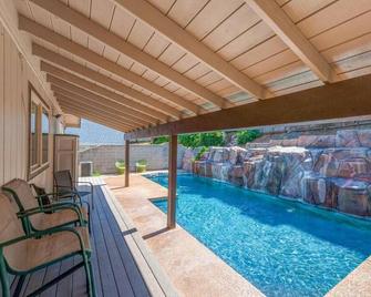 Lake View & Cascading Waterfall Pool - Oroville - Bazén