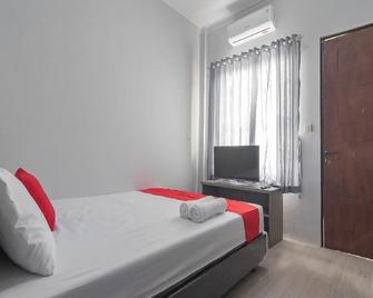 RedDoorz Syariah near Wisata Situ Gunung Sukabumi - Sukabumi - Slaapkamer