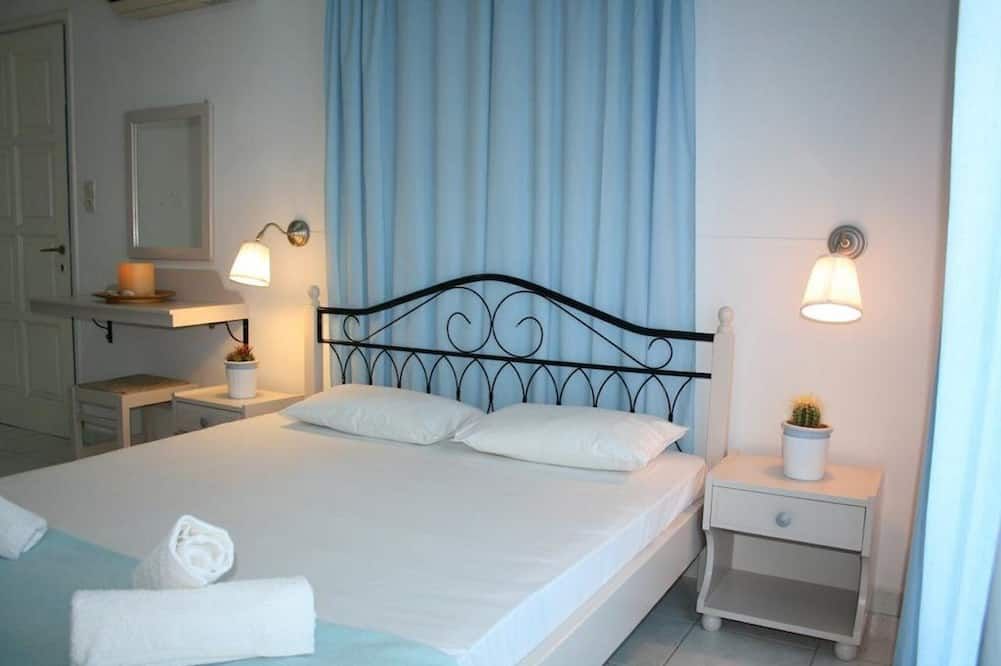 Agnanti Hotel - אדאמאס