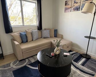Cozy blue house - Salt Lake City - Olohuone