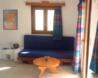 Mantraki Hotel Apartments - Agios Nikolaos - Living room