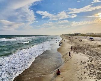 Oceanview Inn - Emerald Isle - Playa