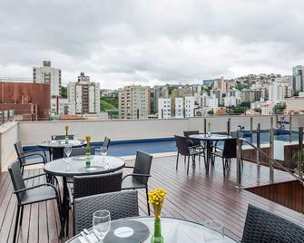Esuites Virginia Luxemburgo Bh - Belo Horizonte - Balkon