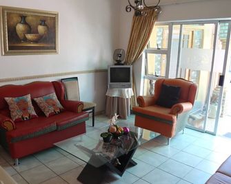 Roba Monakedi Guest Lodge - Mmabatho - Soggiorno