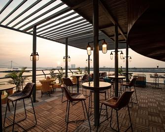 Polo Floatel Kolkata - כלכולתה - מסעדה