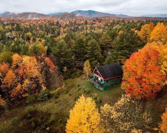 Mountain View Chalet - Indian Lake - Outdoors view