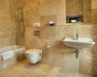 Chirnside Hall Hotel - Duns - Ванна кімната