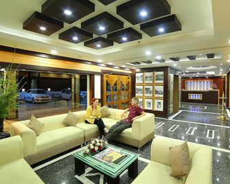 Elysium Gardens Hill Resorts - Munnar - Lobby