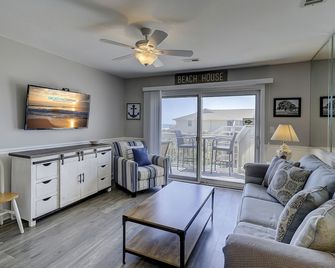 333 Breakers - 3rd Floor Ocean View Villa - Hilton Head Island - Living room