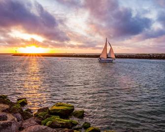 Harborside House in Oxnard by RedAwning - Oxnard - Beach