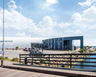 4 Star Holiday Home in Grenaa - Grenaa - Gebouw