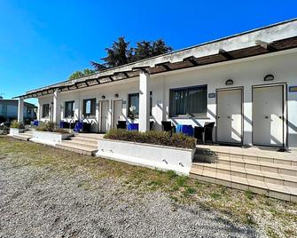 Hotel Ca' Bianca da Paolino - Misano Adriatico - Edificio