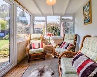 Ivy Cottage - Helmsley - Living room