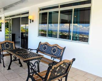 Tahiti - Fare Temahana - Papeete - Balkon