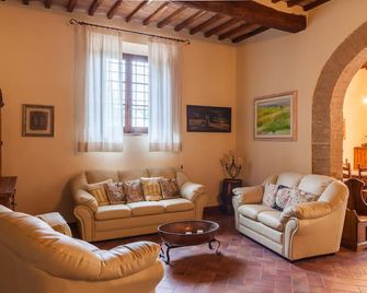 Apartment Near Siena Surrounded By Nature With Swimming Pool - Sovicille - Sala de estar