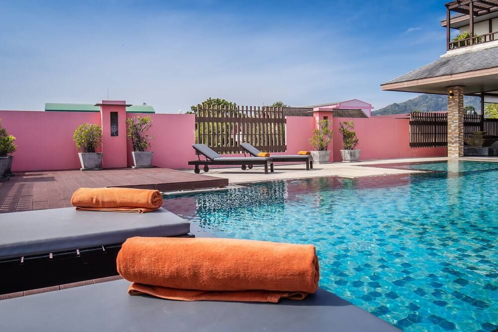 راتانا هوتل تشالونج