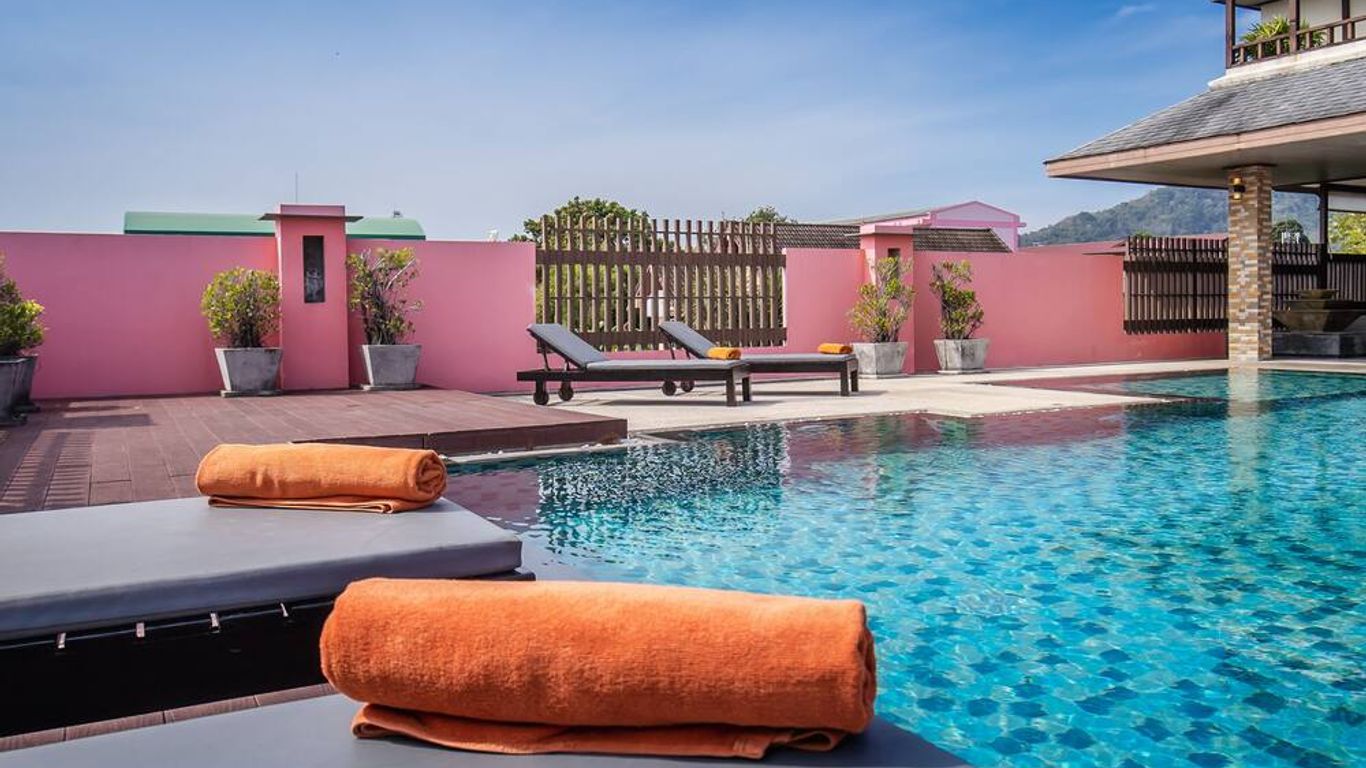 查龍拉塔納公寓酒店 - 拉威