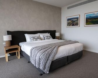 Links Lodge at The Dunes - Rye - Bedroom