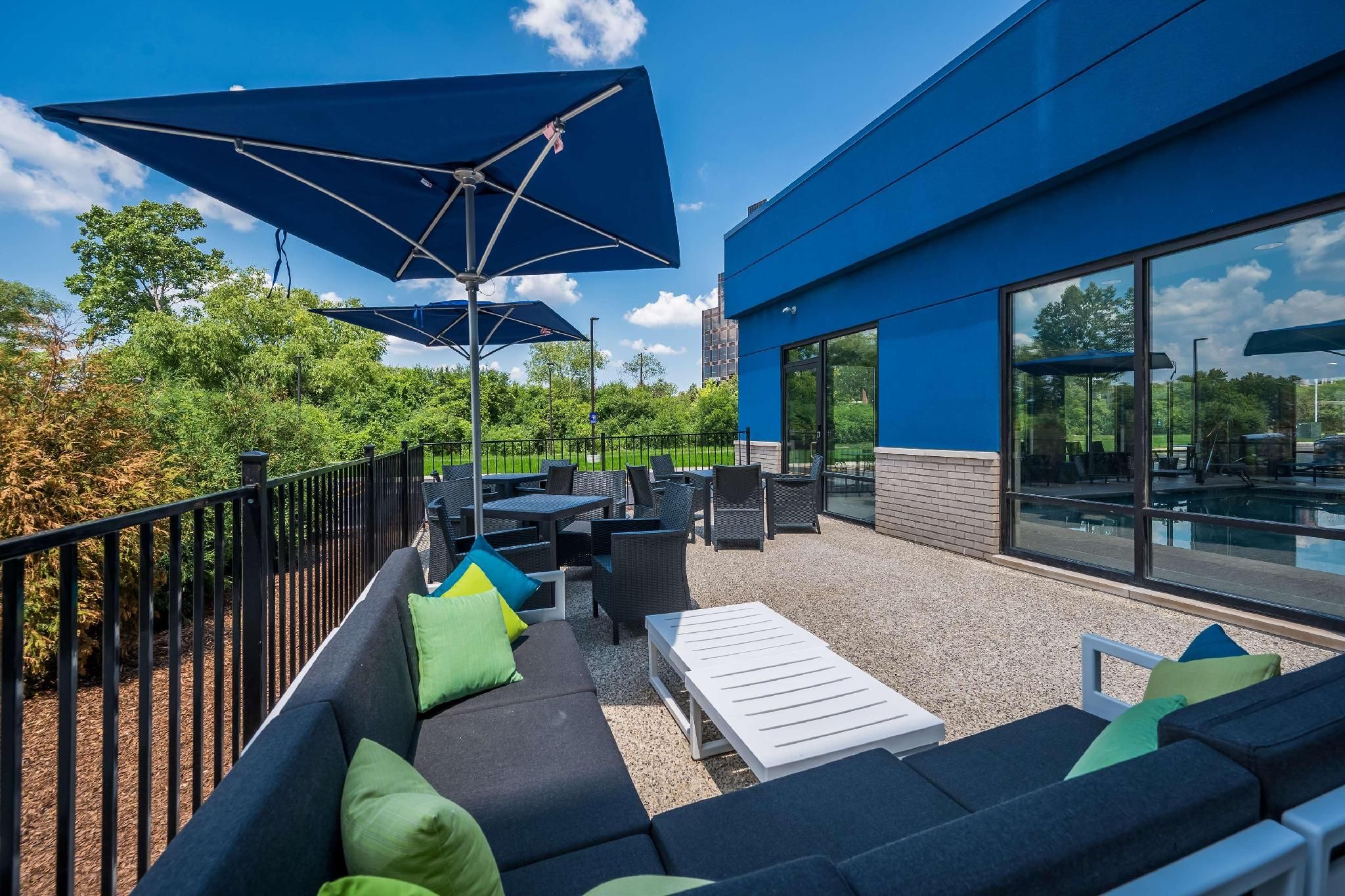 A Victory Hotel & Suites - Southfield - Balkon