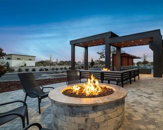 Home2 Suites by Hilton Riverview Tampa - Riverview - Gebäude
