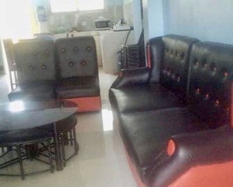 Comfort living away from home. - Surigao - Pokój dzienny