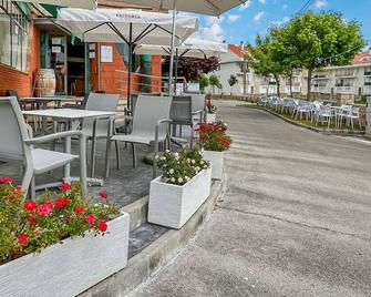Apartamentos Los Arces - Isla - Patio
