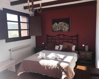 Hotel Rural Capricho de Goya - Fuendetodos - Bedroom