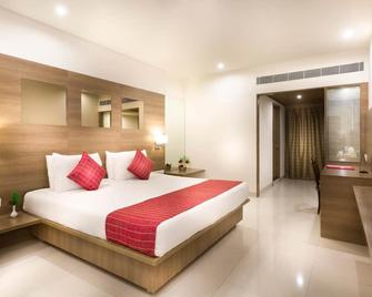 Regency Tiruttani By Grt Hotels - Tiruttani - Bedroom