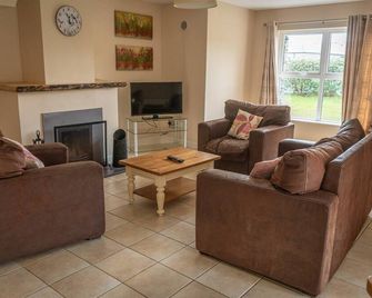 House 3 Dingle Manor Remarkable 3-Bed House - Dingle - Living room