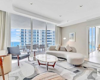 Four Seasons Ftl Beach 2 Bed 2bath Luxury Residence Direct Ocean Views - Fort Lauderdale