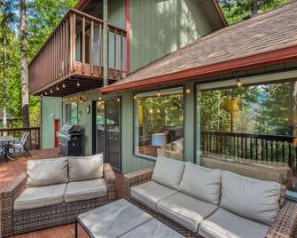 Lakeview Lookout - Hoodsport - Patio