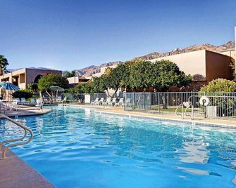 Great Palm Springs Location - 2br Resort Condo - Family Friendly! - פאלם ספירנגס - בריכה