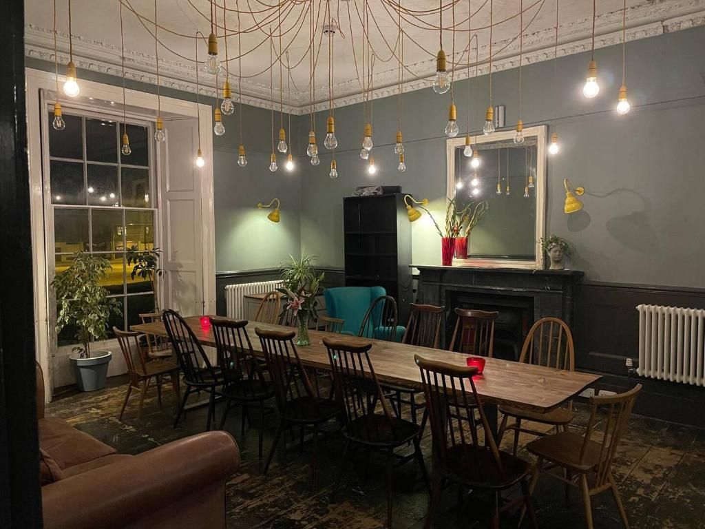 The Falmouth Townhouse - فالموث - شرفة مرصوفة