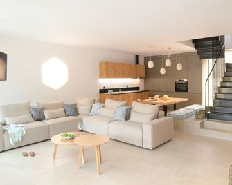 Amantes Villas and Suites - Νικήτη - Σαλόνι