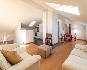 Il Tiglio Apartment By Wonderful Italy - Civenna - Living room