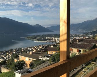 Romantic Ticino Holiday Home On The Lago Maggiore With A Fantastic Lake View - Minusio - Balkon