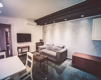 La Casa Di Chiaretta - Falerna - Sala de estar