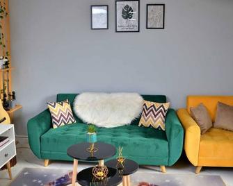Auberge Iorenantsoa - Antananarivo - Sala de estar