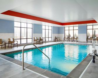 Hampton Inn and Suites Chicago Waukegan - Waukegan - Zwembad