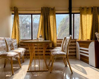 Hotel Vedic Alaknanda - Rudraprayāg - Dining room